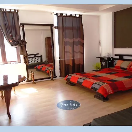 Hostel Calea Victoriei 54 *