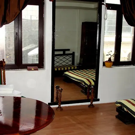 Calea Victoriei 54 * Bükreş