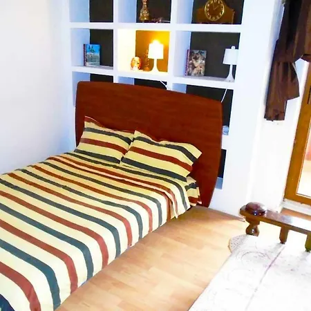 Hostel Calea Victoriei 54 *