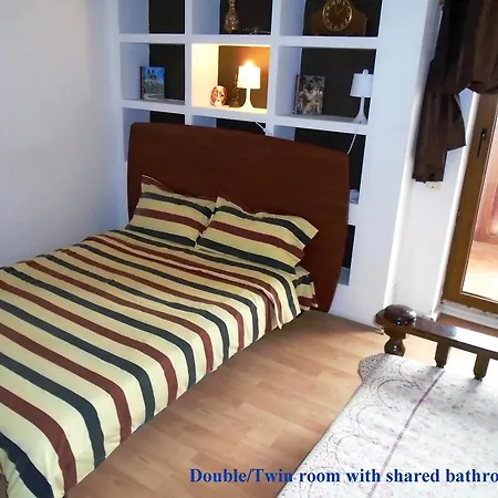 Hostel Calea Victoriei 54 *